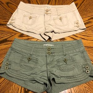 Lei Bundle Women’s Shorts Size 3 Khaki & Green